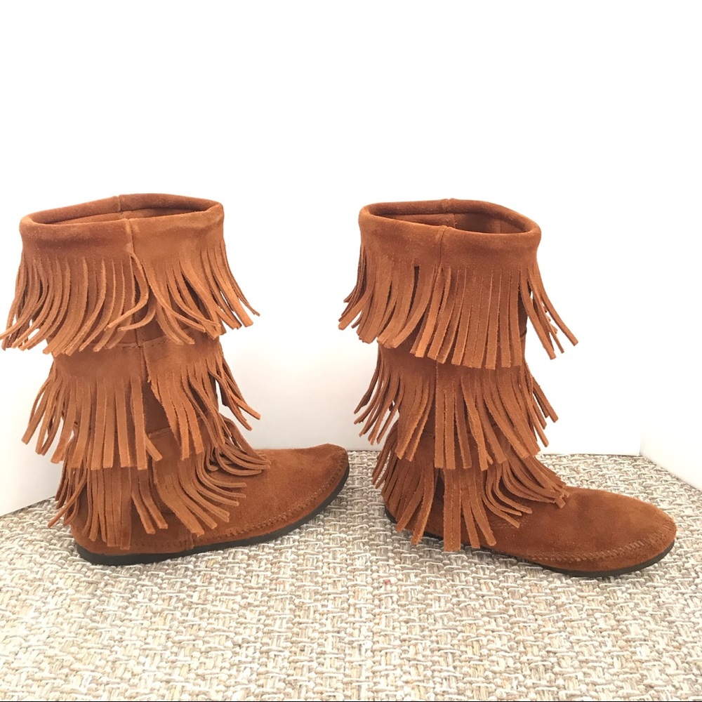 Minnetonka Brown Three Layer Fringe Moccasin Boot - image 5